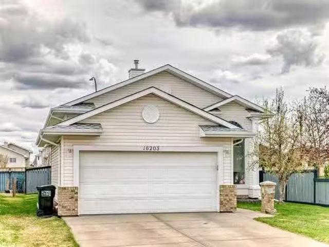 House for sale in Wedgewood, Alberta