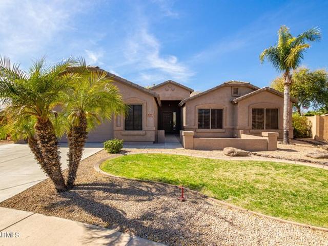 House for sale in Surprise, Arizona