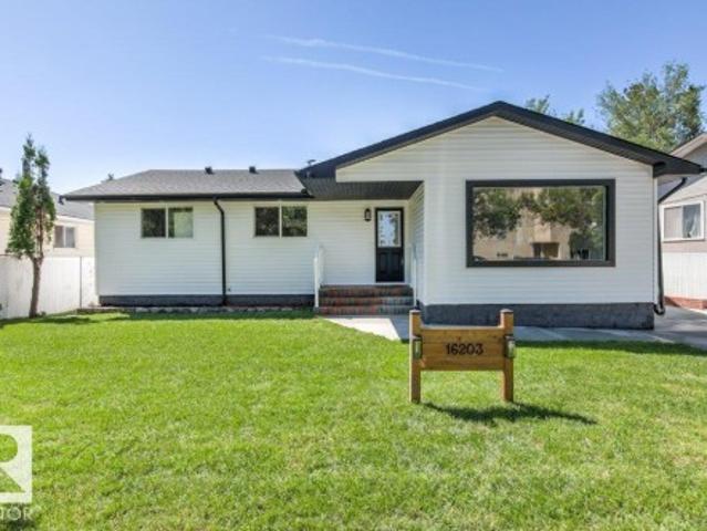 House for sale in Wedgewood, Alberta