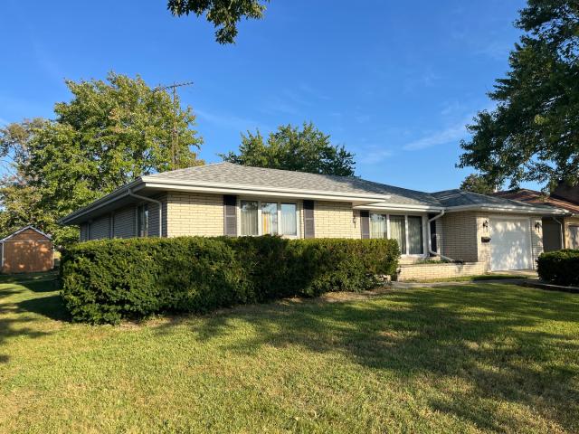 House for sale in Crest Hill, Illinois