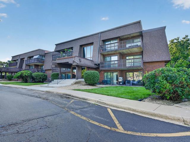 Condo for sale in Joliet, Illinois
