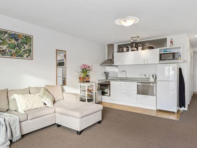Apartment for rent in Heathcote, Canterbury
