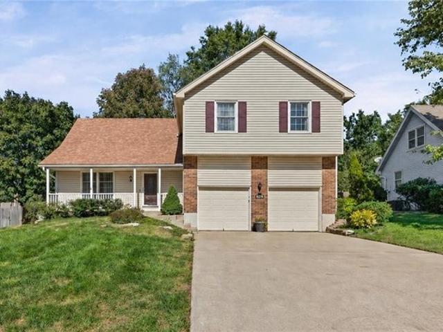 House for sale in Olathe, Johnson County