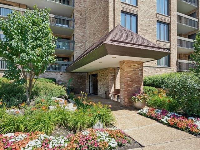 Condo for sale in Northbrook, Illinois
