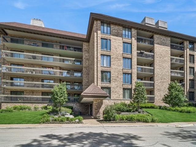 Condo for sale in Northbrook, Illinois