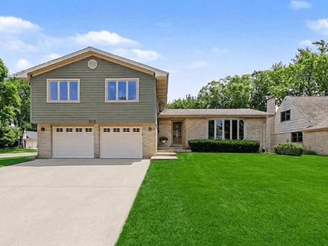 House for sale in Arlington Heights, Illinois