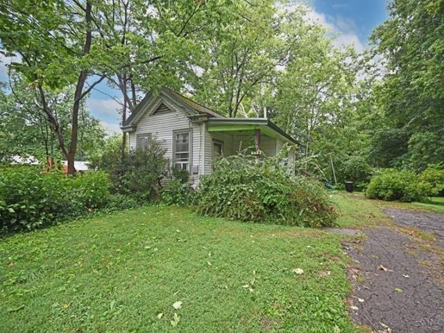 House for sale in Roselawn, Ohio