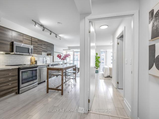 Condo for sale in Toronto, Golden Horseshoe