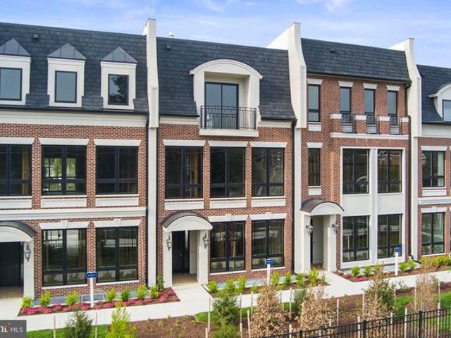Townhouse for sale in Virginia