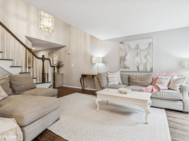 Townhouse for sale in Glenview