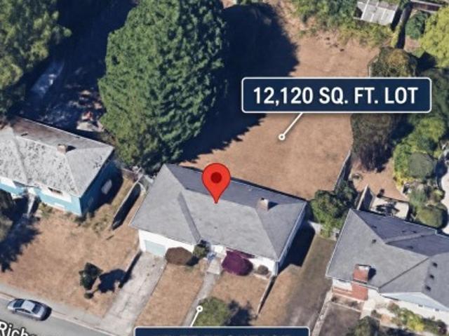 House for sale in Gonzales, Victoria