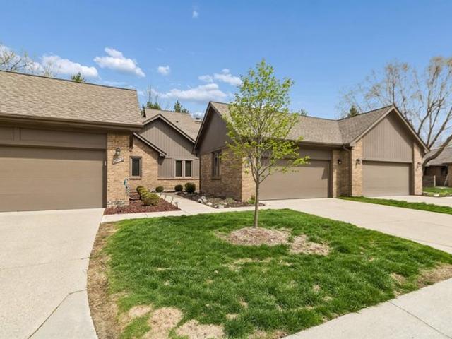 Condo for sale in Fraser, Michigan