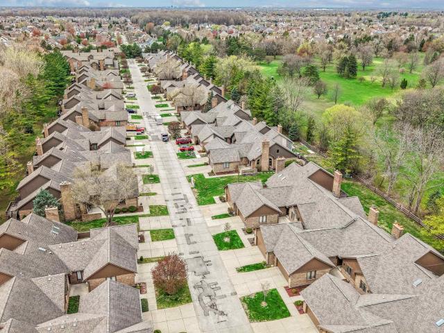 Condo for sale in Fraser, Michigan