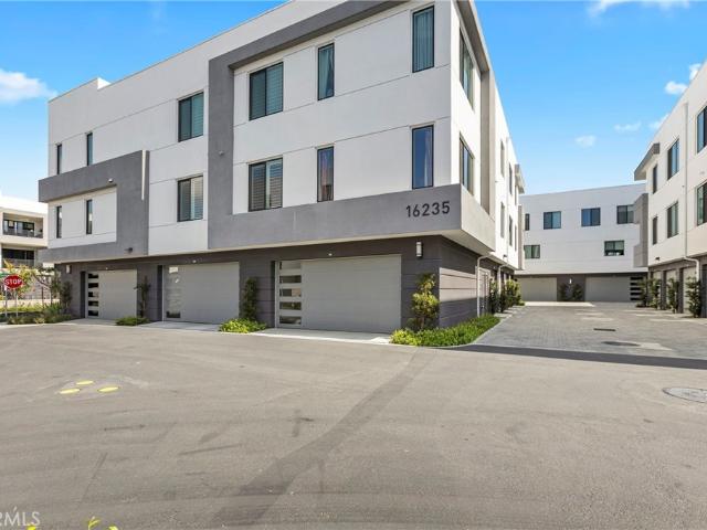 Condo for sale in Tustin, California