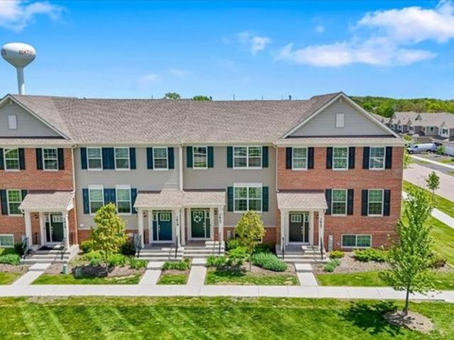 Townhouse for sale in Batavia, Illinois