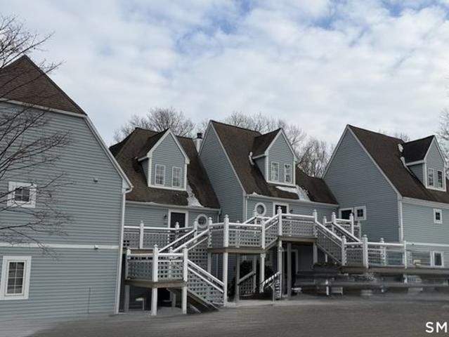 Townhouse for sale in Norwich, Connecticut