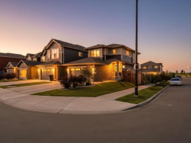 House for sale in Wedgewood, Alberta