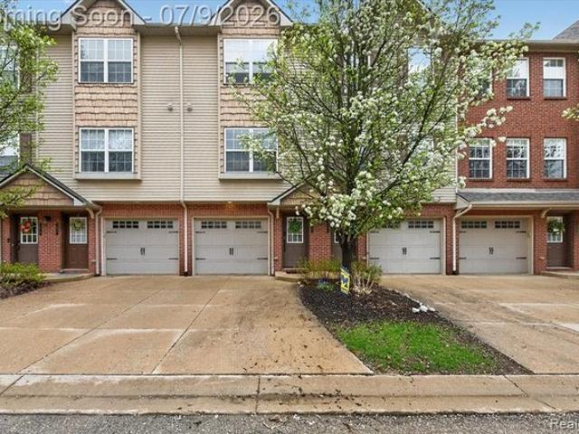 Townhouse for sale in Howell, Michigan