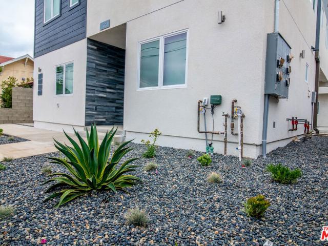 Property for rent in Canoga Park, California
