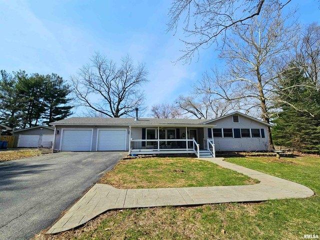 House for sale in Petersburg, Illinois