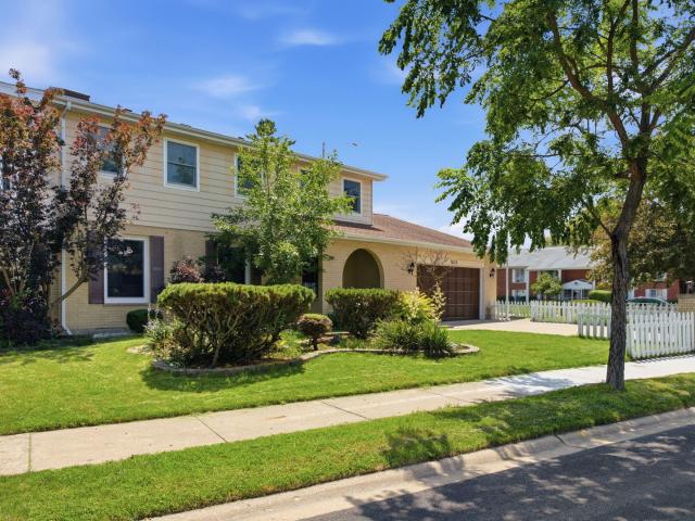 House for sale in Arlington Heights, Illinois