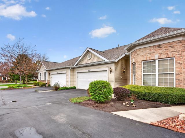 Townhouse for sale in Crest Hill, Illinois