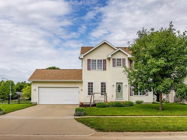 House for sale in Altoona, Iowa