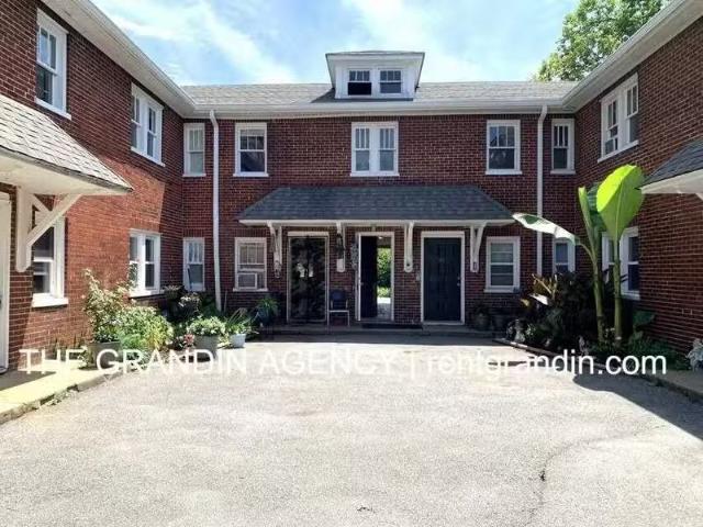 Condo for rent in Roanoke