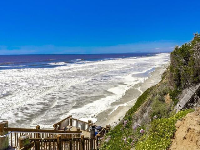 Apartment for rent in Cardiff, California