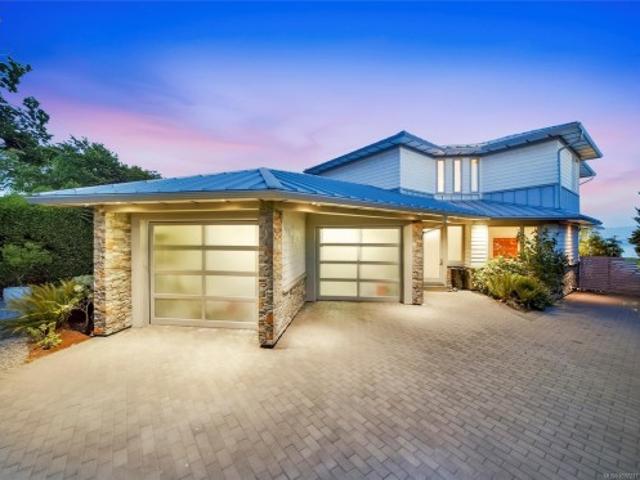 House for sale in Victoria, British Columbia