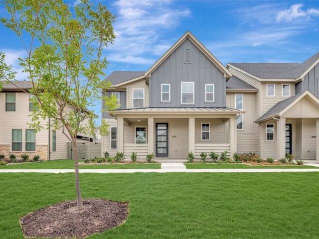 Townhouse for sale in Denton, Texas