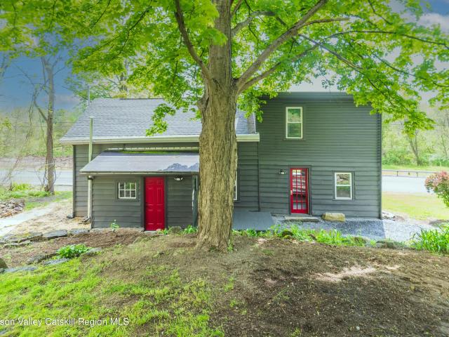 House for sale in Lake Katrine, New York