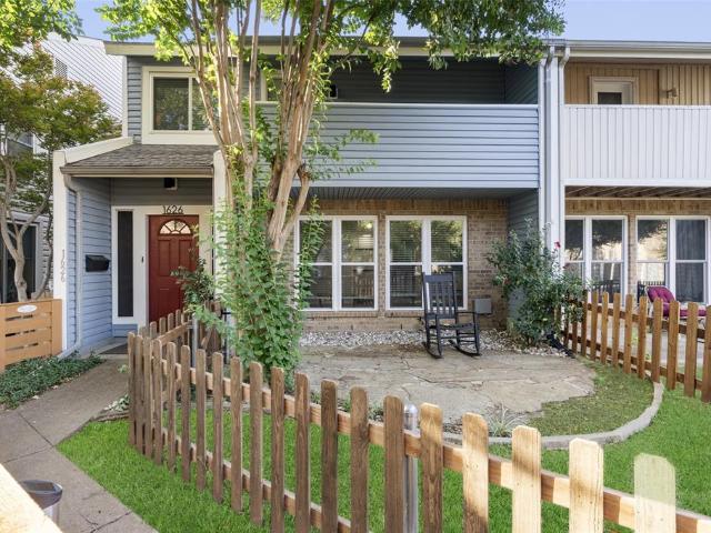 Townhouse for sale in Grapevine, Texas