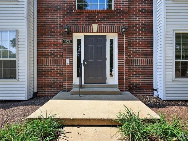 Condo for sale in Ballwin, Missouri