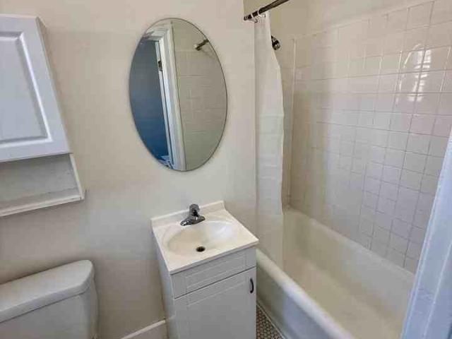 Apartment for rent in Canoga Park, California