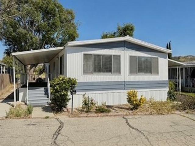 House for sale in Canyon Country, California