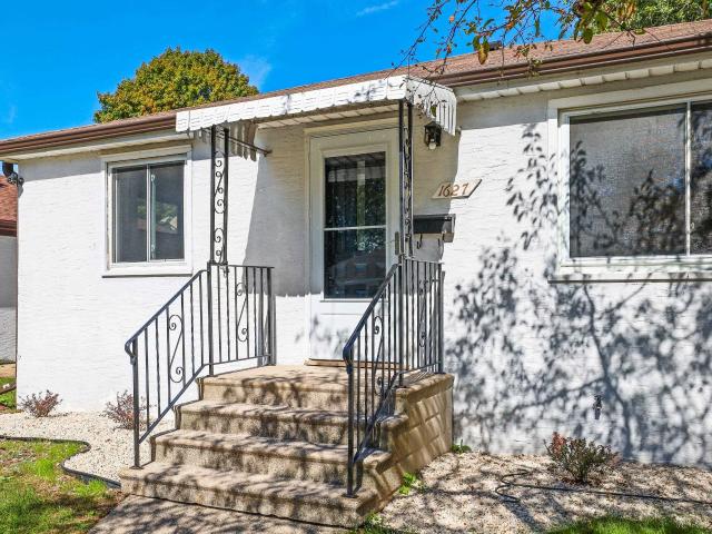 House for sale in Olde North, Green Bay
