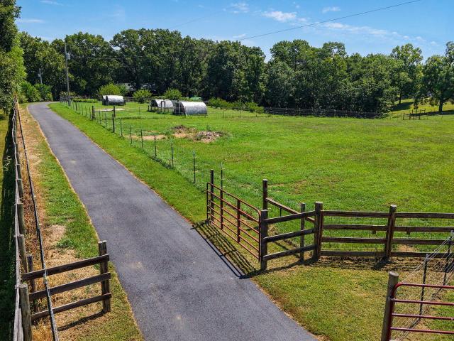 House for sale in Stone, Missouri