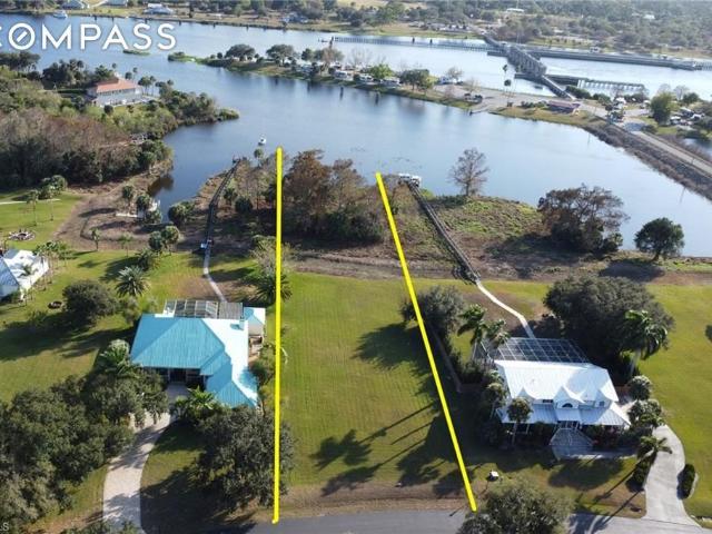 Property for sale in Alva, Florida