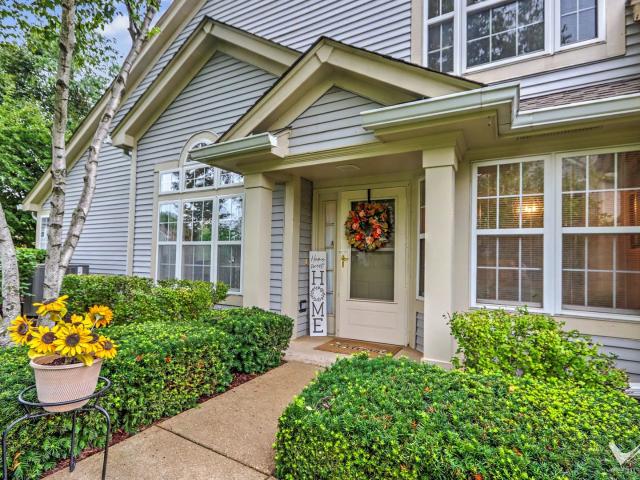 Condo for sale in Bartlett, Illinois