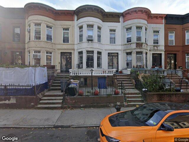 Townhouse for sale in Arverne, New York