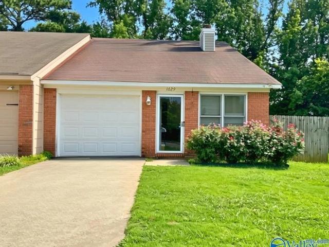 Townhouse for sale in Decatur, Morgan County