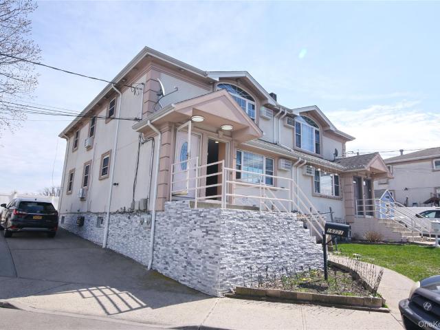 House for sale in Queens, Arverne