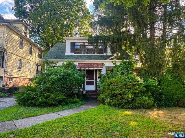 House for sale in Teaneck, New Jersey