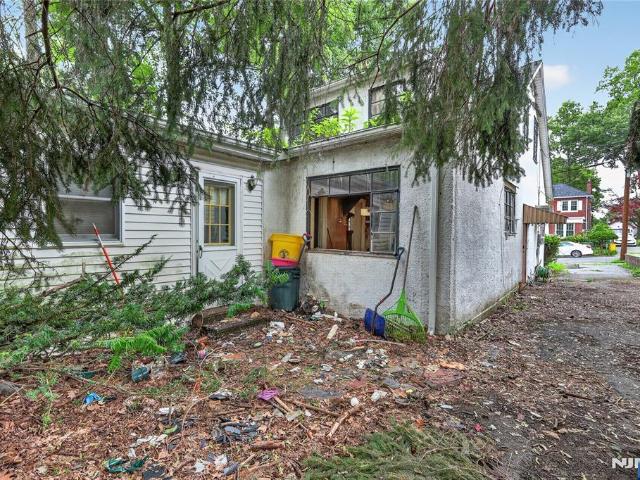 House for sale in Teaneck, New Jersey