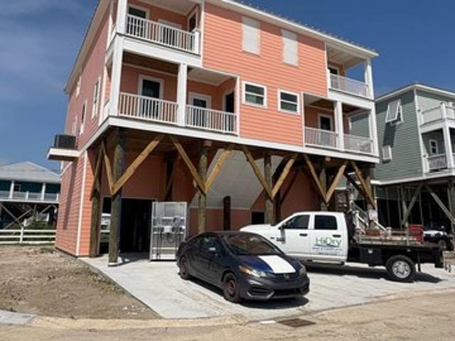 Townhouse for sale in Grand Isle, Louisiana