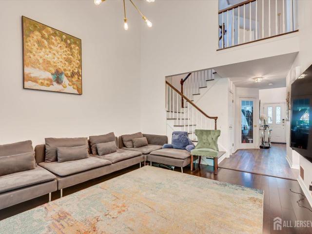 Townhouse for sale in Edison, New Jersey
