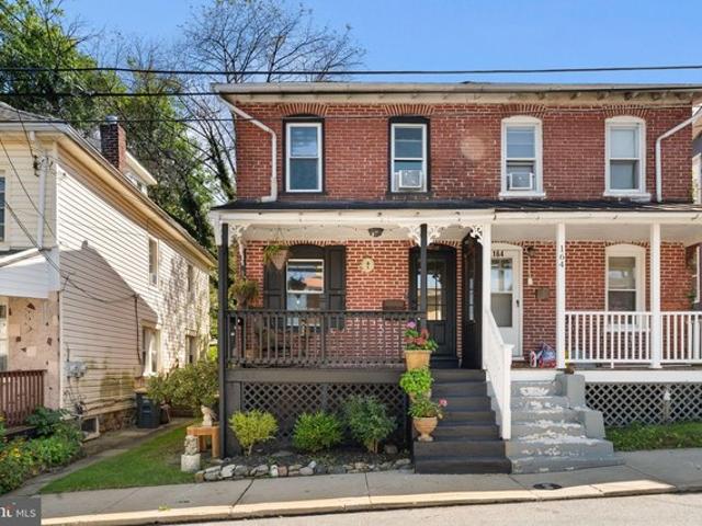 Townhouse for sale in Chester, Pennsylvania