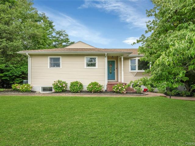 House for sale in Thornwood, New York