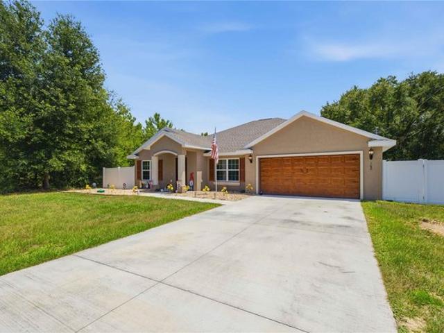House for sale in Ocklawaha, Florida